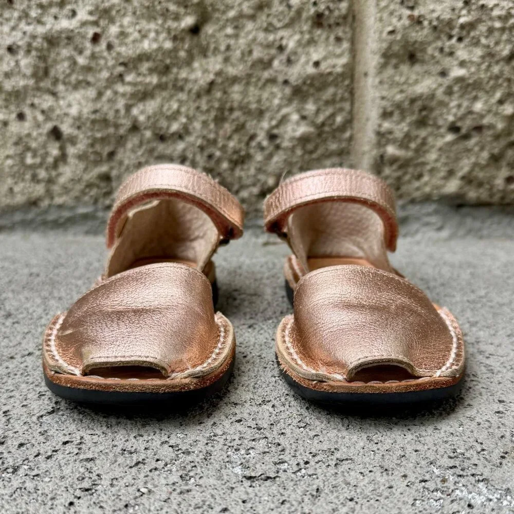 PONS Frailera Style Avarca Shoes Girls 26 EU 9.5 US Metallic Rose Gold Sandals - Picture 6 of 9